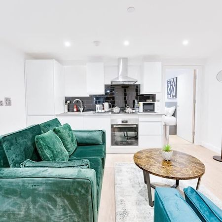 Modern 1 Bed Apartment In Burton-On-Trent Eksteriør bilde