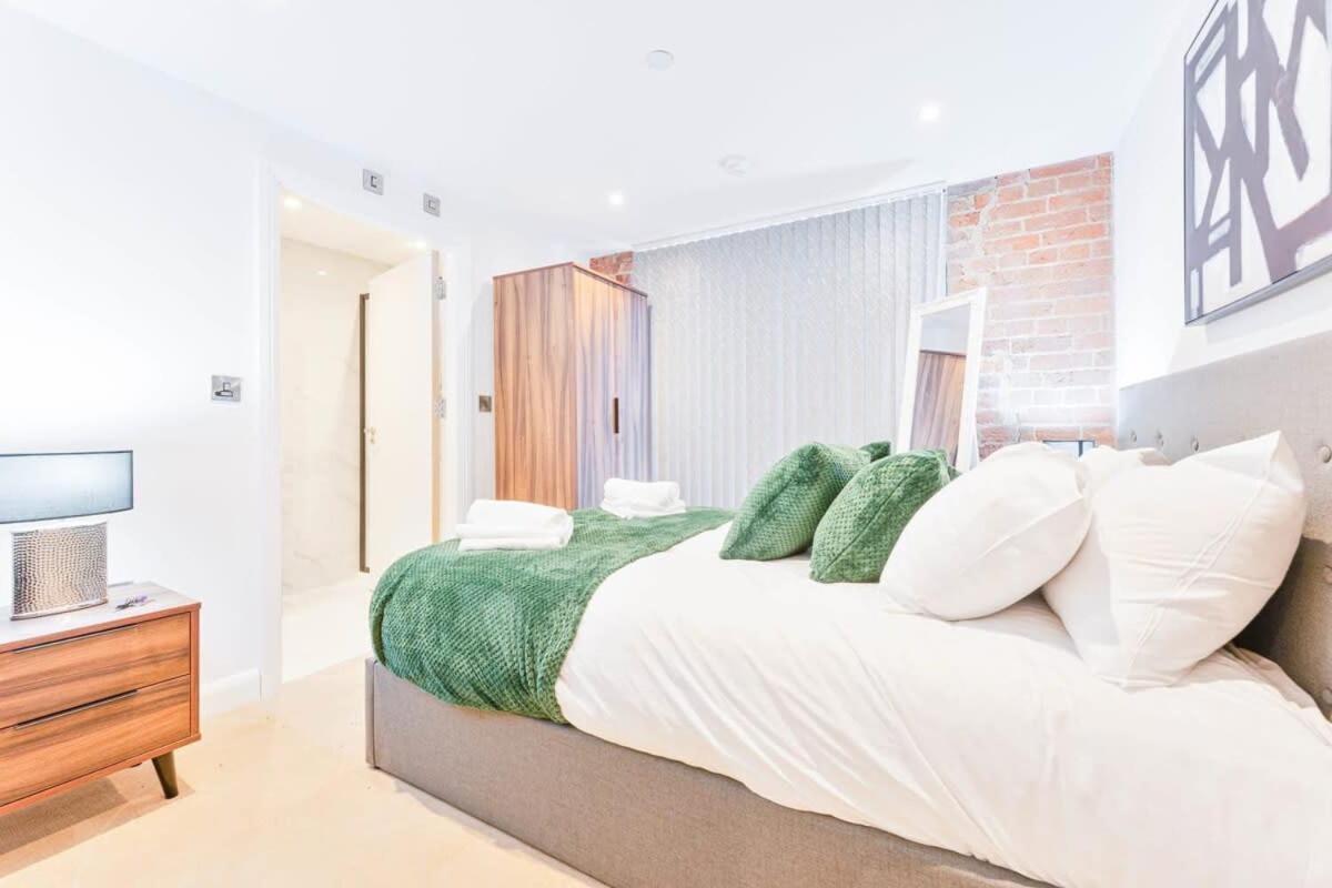 Modern 1 Bed Apartment In Burton-On-Trent Eksteriør bilde