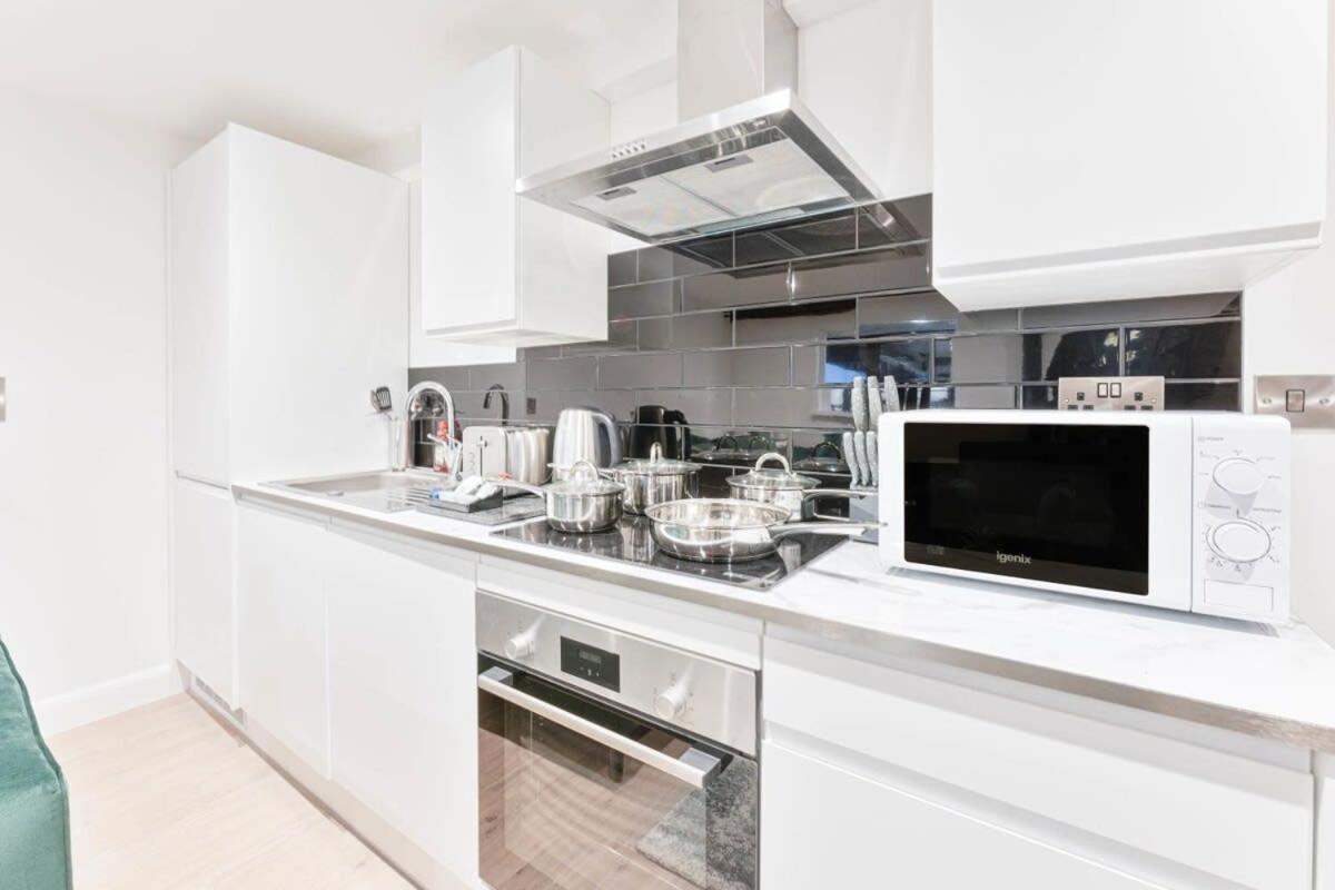 Modern 1 Bed Apartment In Burton-On-Trent Eksteriør bilde