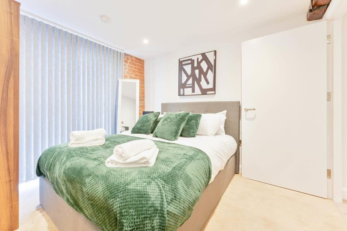 Modern 1 Bed Apartment In Burton-On-Trent Eksteriør bilde