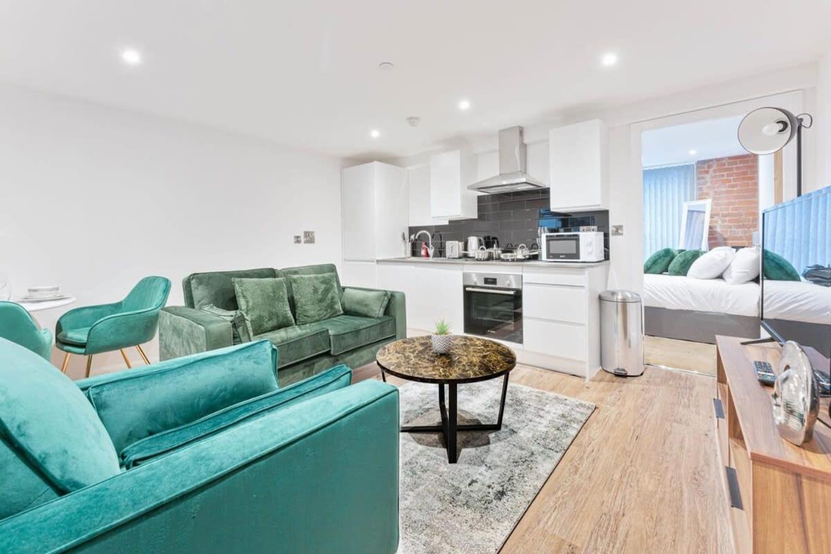Modern 1 Bed Apartment In Burton-On-Trent Eksteriør bilde