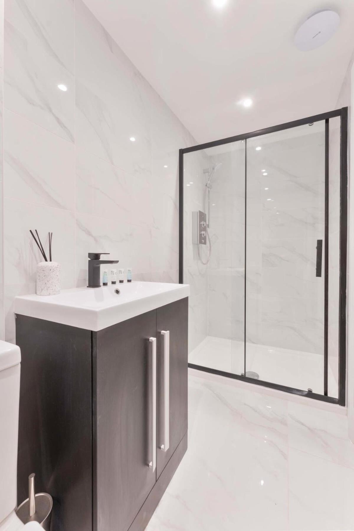 Modern 1 Bed Apartment In Burton-On-Trent Eksteriør bilde